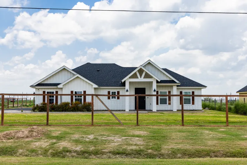 Home in Vista Ridge Acres near Elsa, TX